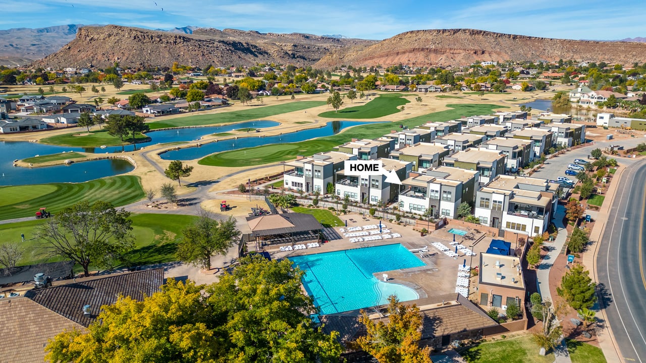 COUNTRY CLUB GOLF COURSE RETREAT