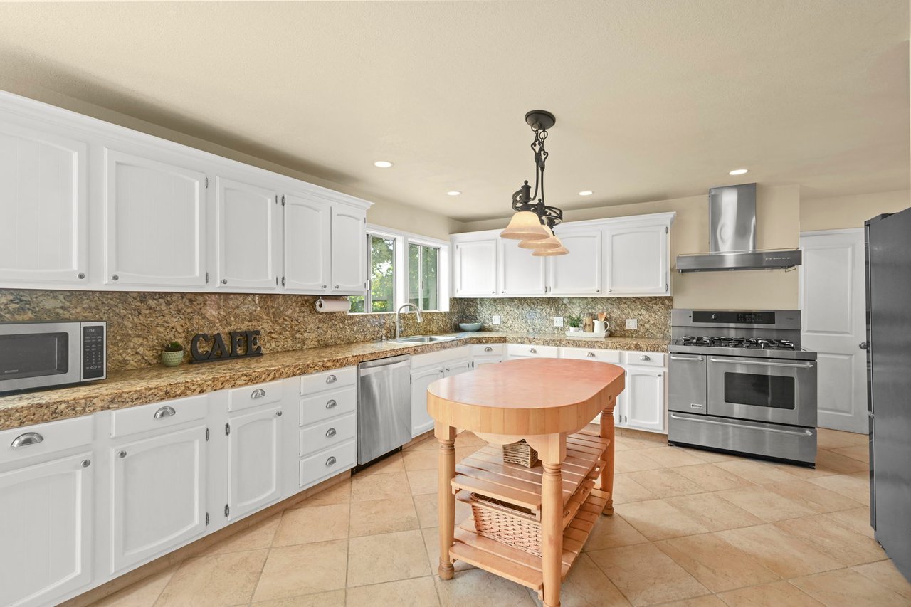 3840 Canyon Way, Martinez