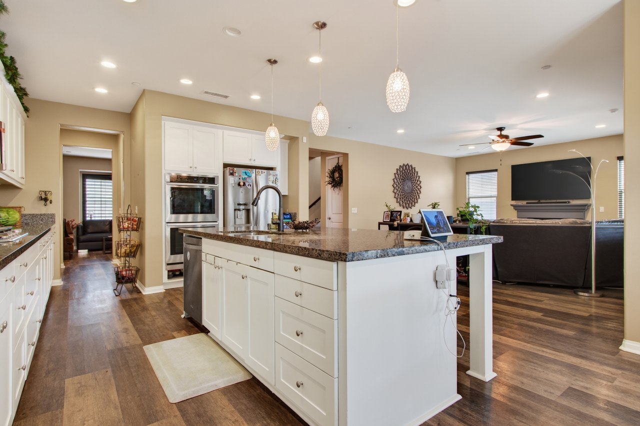 27867 Huron Ct