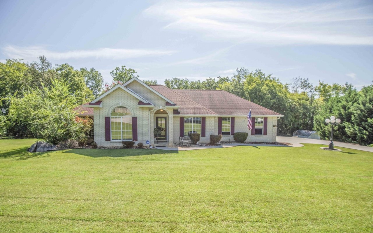 Wallace Luxury Spotlight | 112 Amanda Drive Maryville, TN 37801