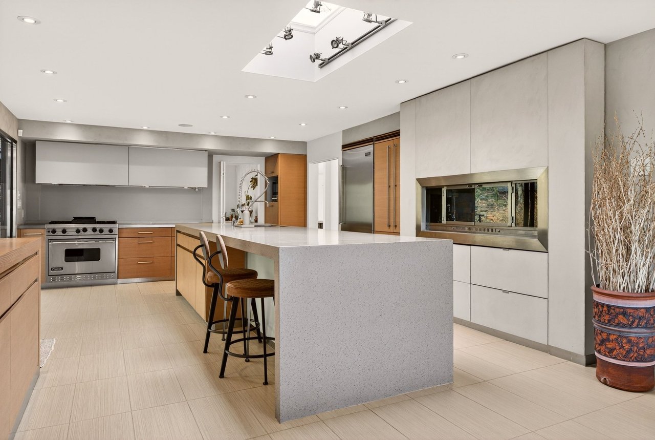 Inspiring MCM Residence