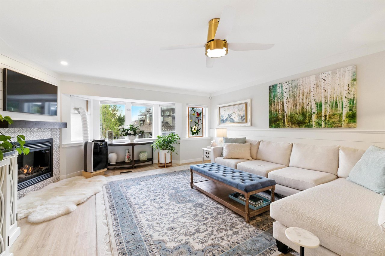 8885 Larkfield Dr