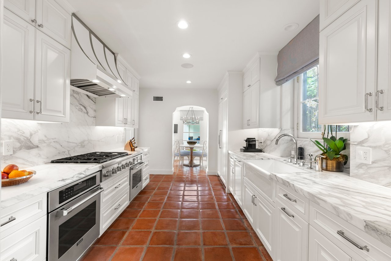365 Comstock Ave