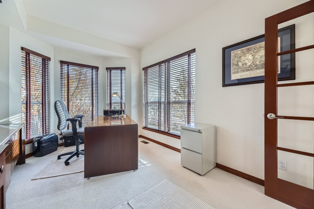 Just Listed: This Impeccably Maintained Home Offers the Perfect Blend of Community Living, Breathtaking Views, and a Prime Location!