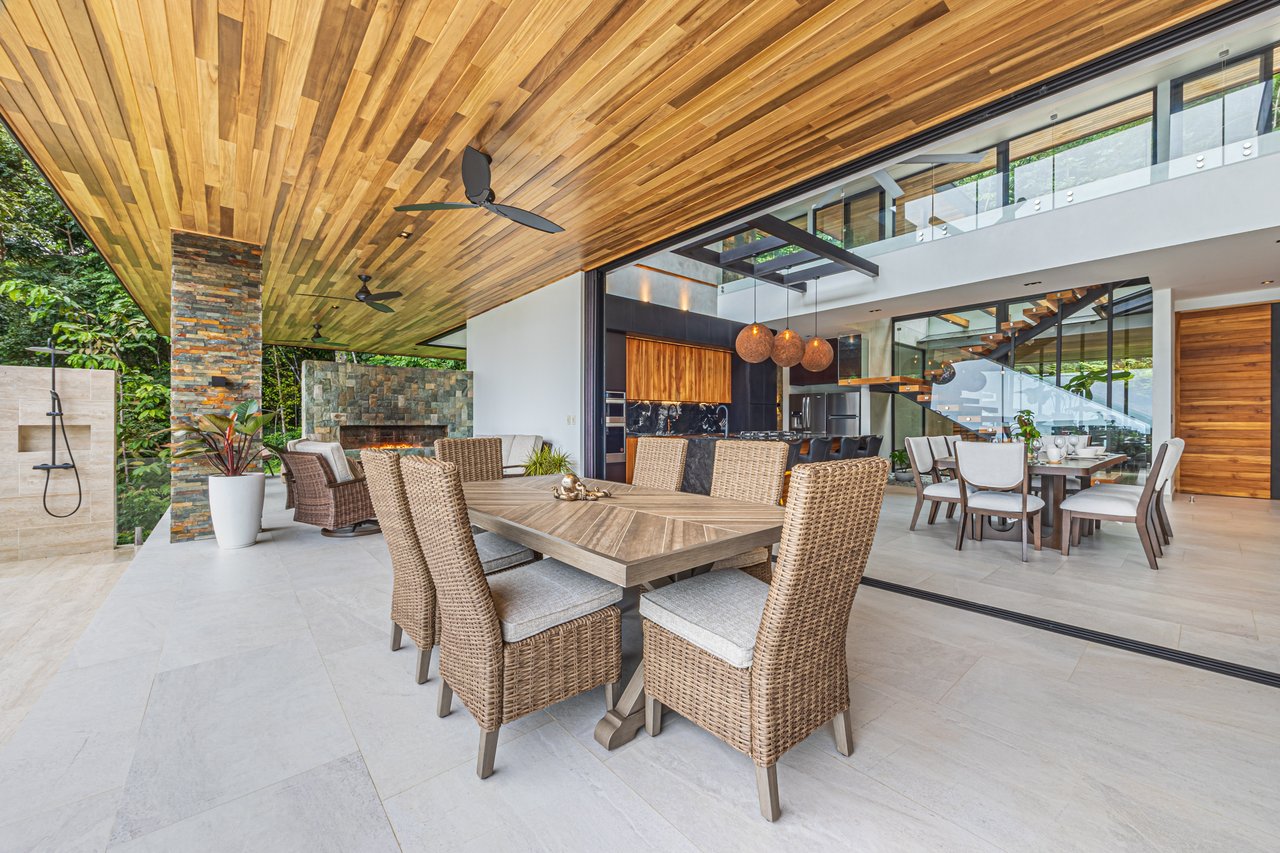 Casa Koules – Architectural 5-Bedroom Oceanview Estate in Prestigious Costa Verde Estates