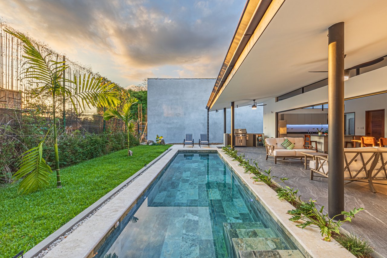 STYLISH 3 BED, 3 BATH BRAND NEW VILLA IN UVITA.