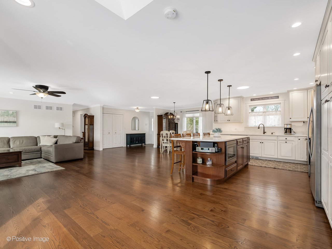 3N010 Woodview Dr West Chicago IL | New Listing | Joe Soto, RE/MAX Suburban