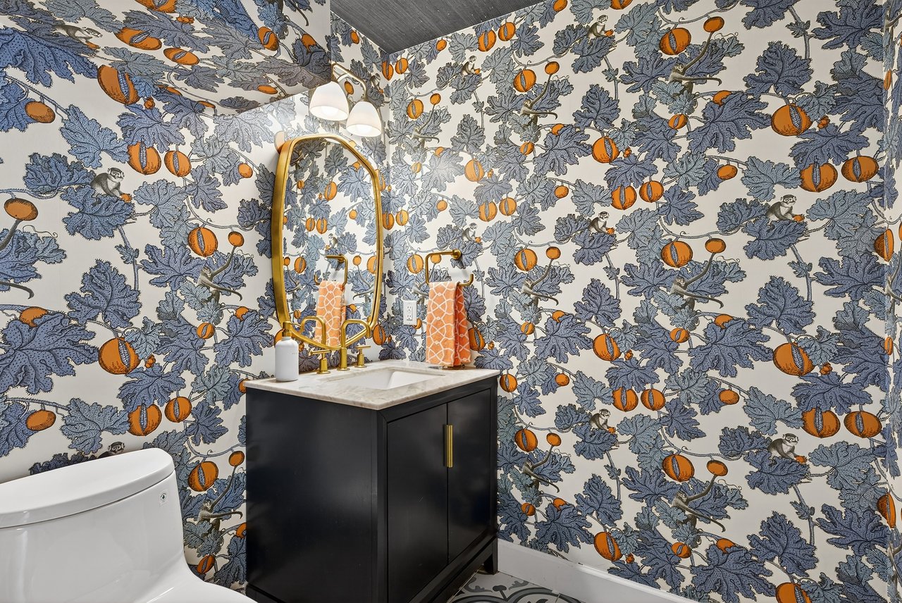 Stunning Home On The Rolling Hills Golf Course