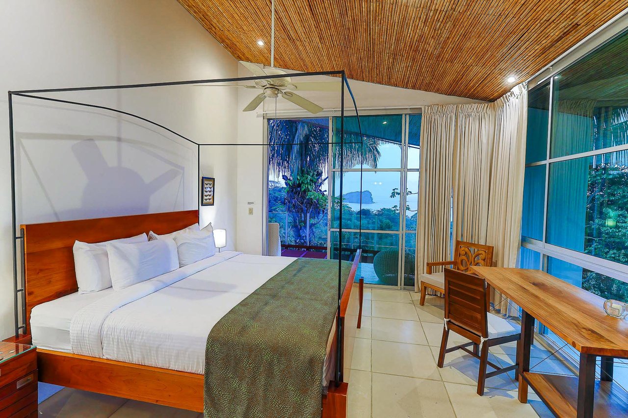 Casa Fantastica Luxury Mountain and Ocean View Villa