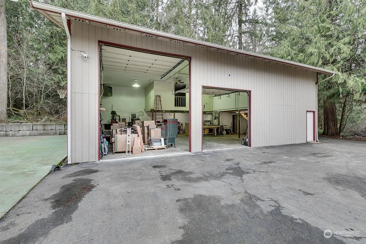 24520 NE 196th St