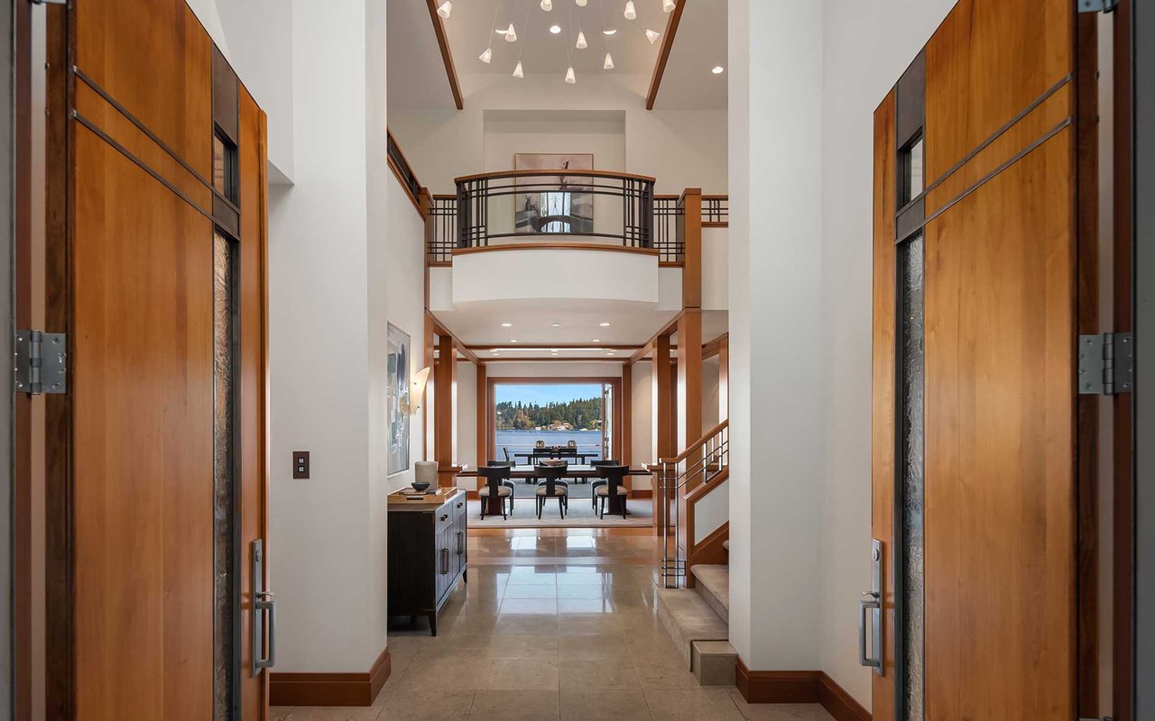 Northwest Contemporary Style on Mercer Island’s Cherished North End