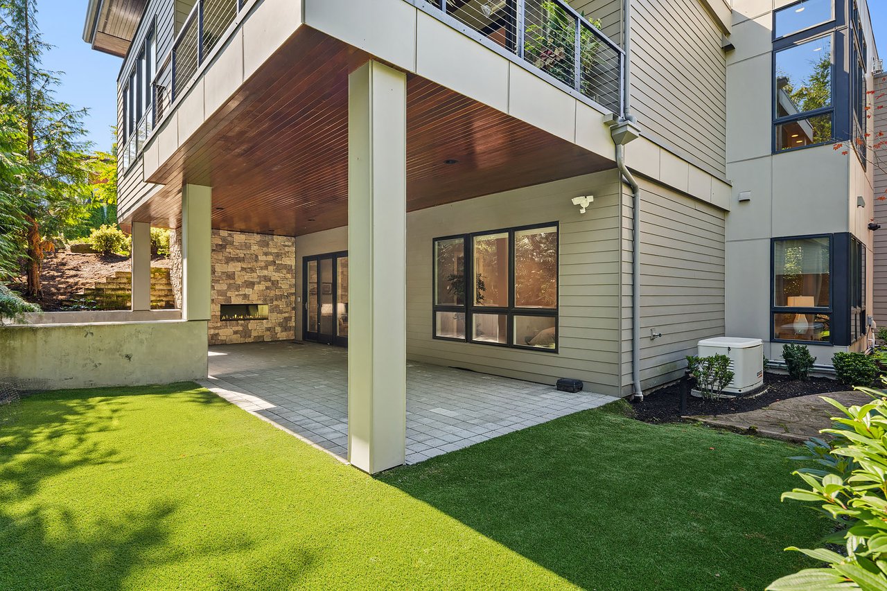 8270 SE 31st Street, Mercer Island