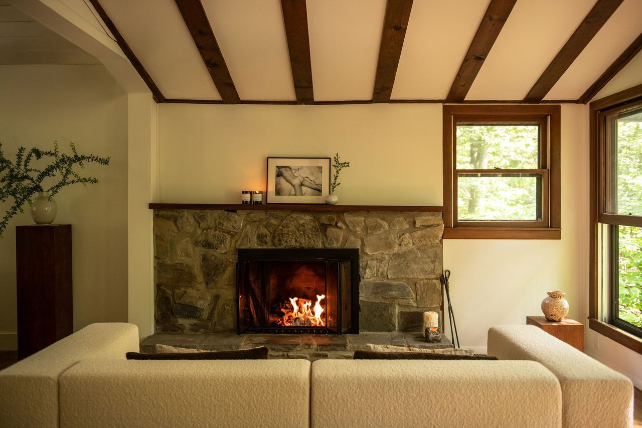 276 Chestnut Hill Road, Woodstock