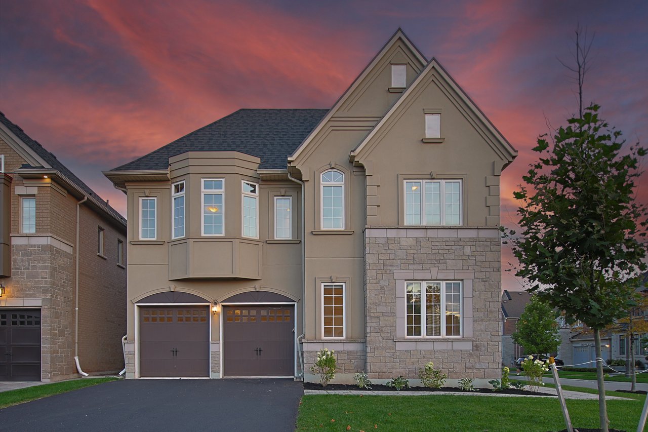 2163 Vineland Crescent, Oakville