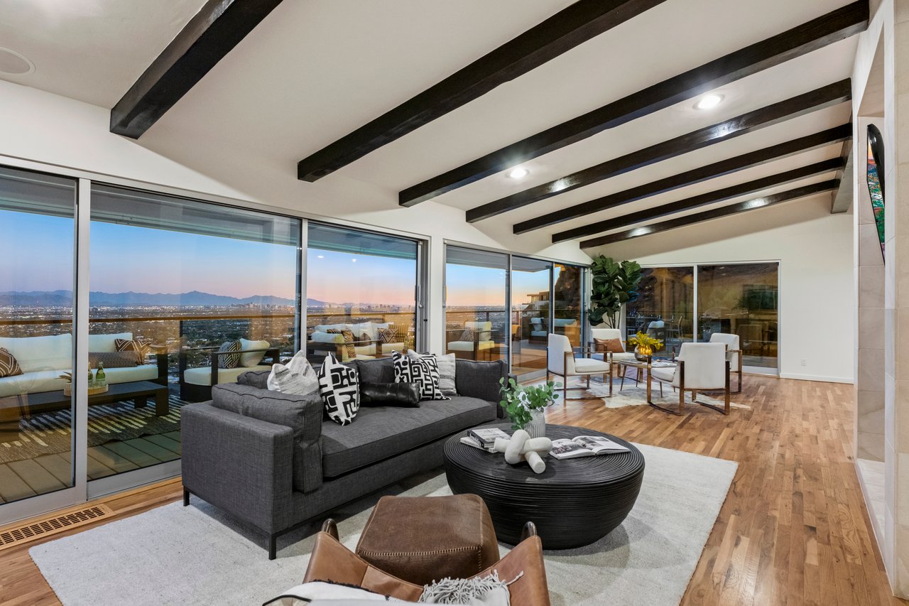 4959 E RED ROCK Drive