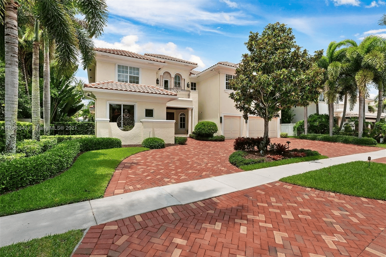 631 Sweet Bay Ave