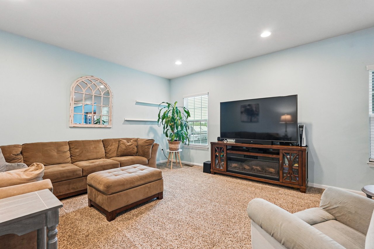 407 Isabella Ct