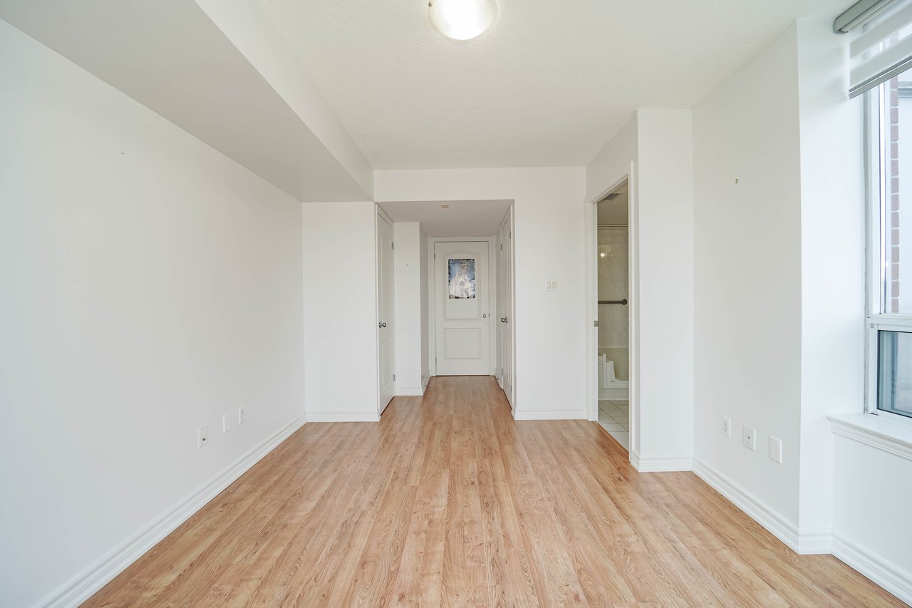 2772 Keele St 303