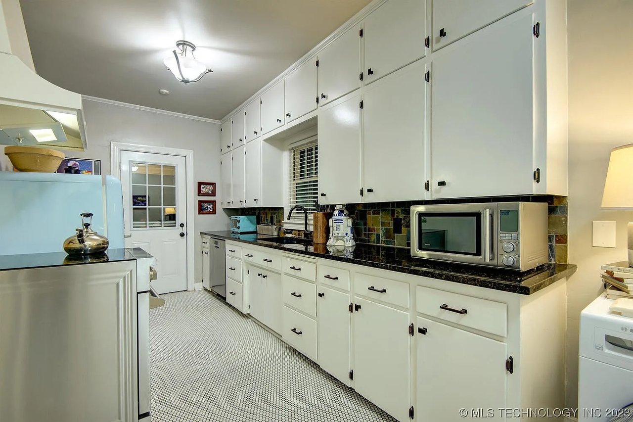1780 E 14th Pl