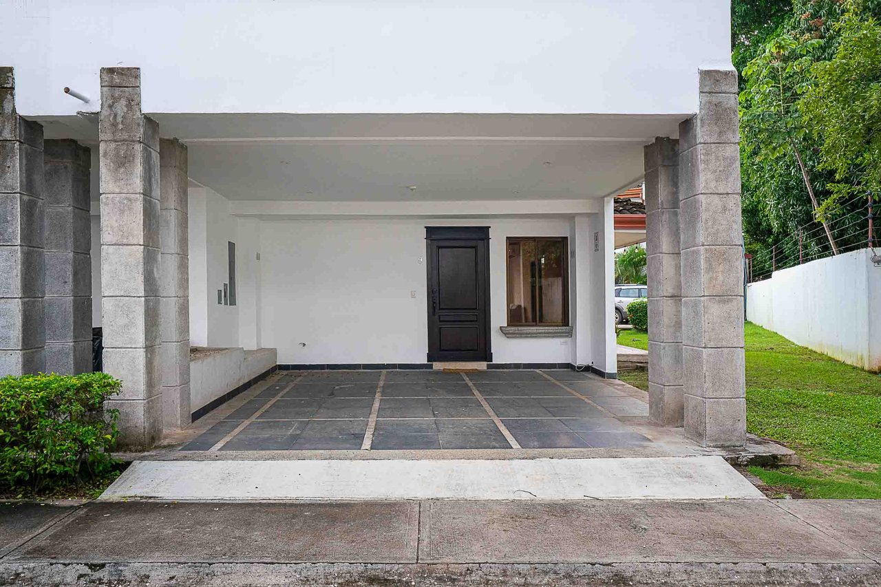El Sandal #9 | 3 Bedroom Townhome, 10 Mins to the Beach - Seller Financing Available!