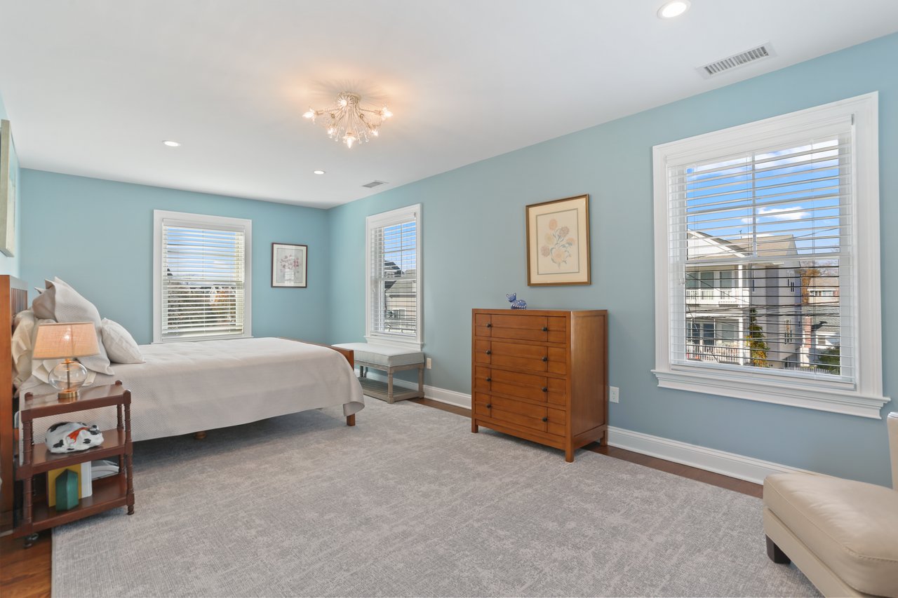 WATERFRONT LUXURY * PRIVATELY SOLD * RECORD SETTING PRICE