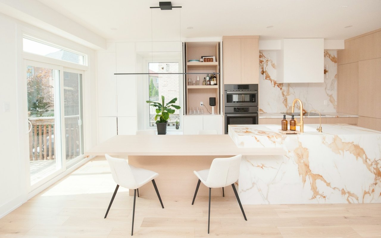 What Things Stay in the House and What Should Go With You After A Home Sale?