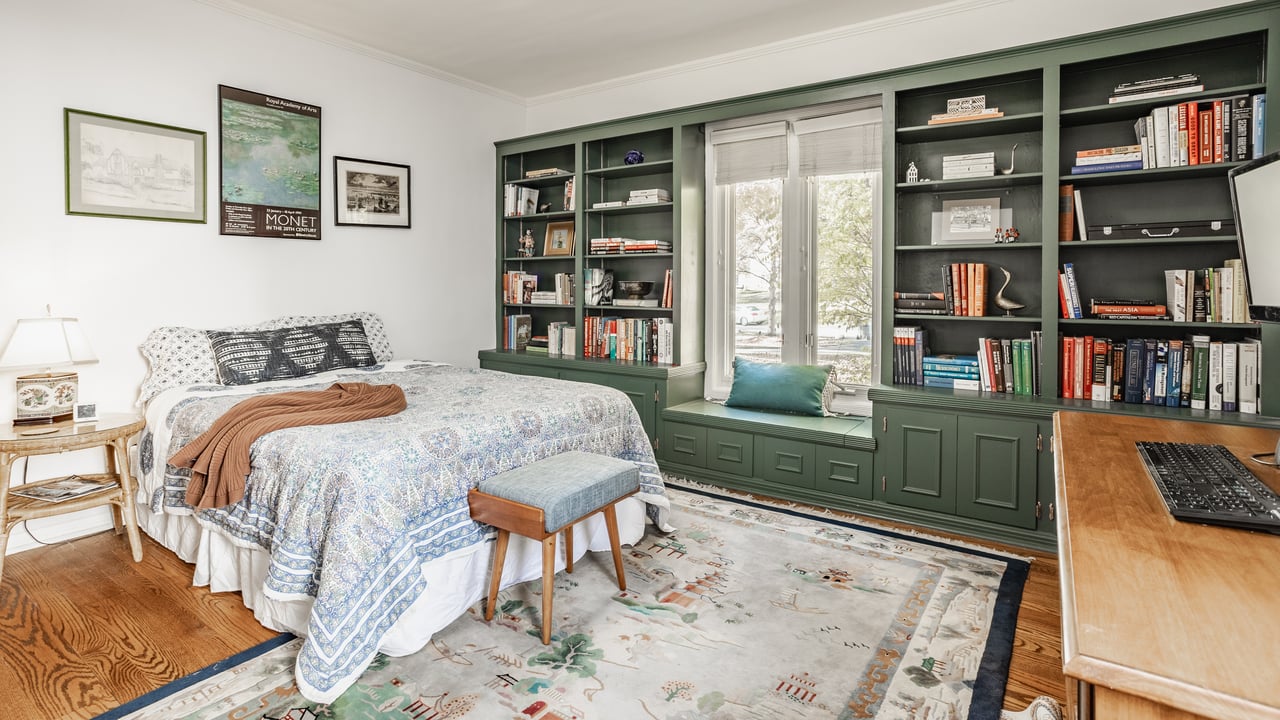 8045 Broadway Street