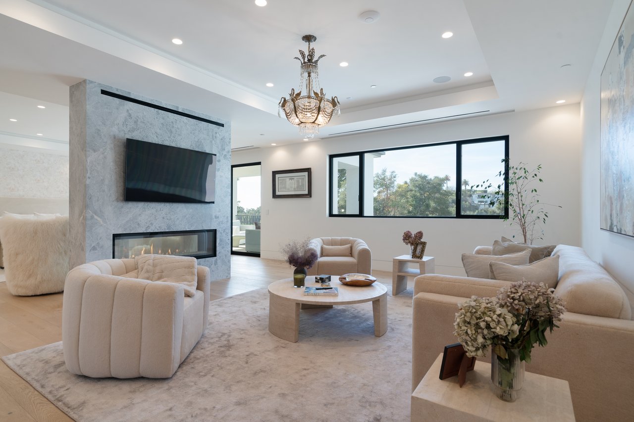 Sprawling Diamond