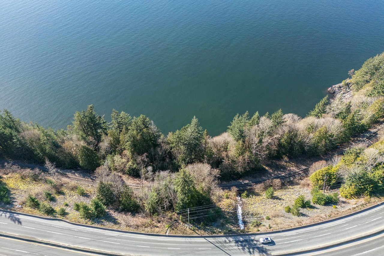 5383 Howe Sound