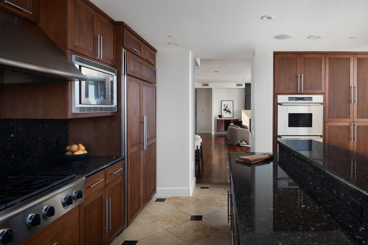 2402 E ESPLANADE Lane 1001