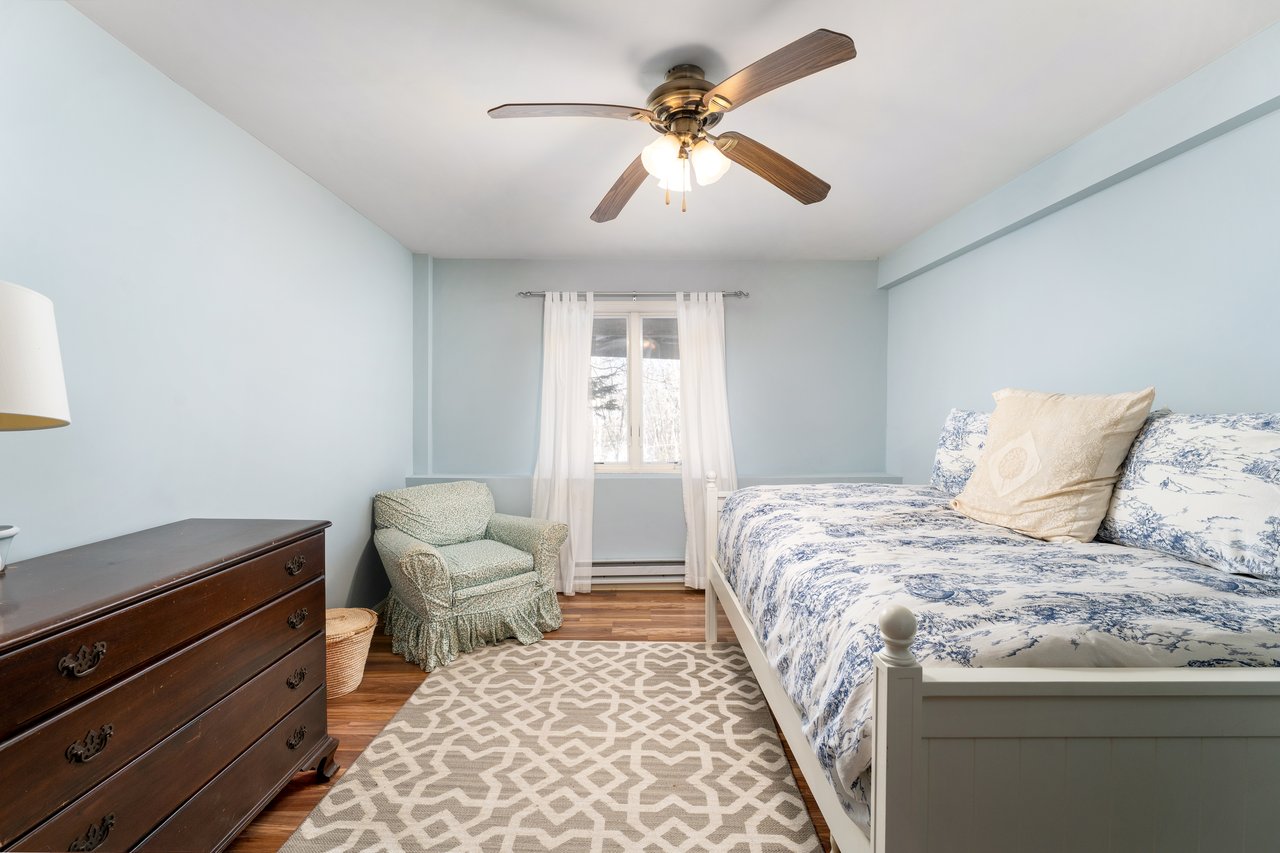 48 Island View Drive West