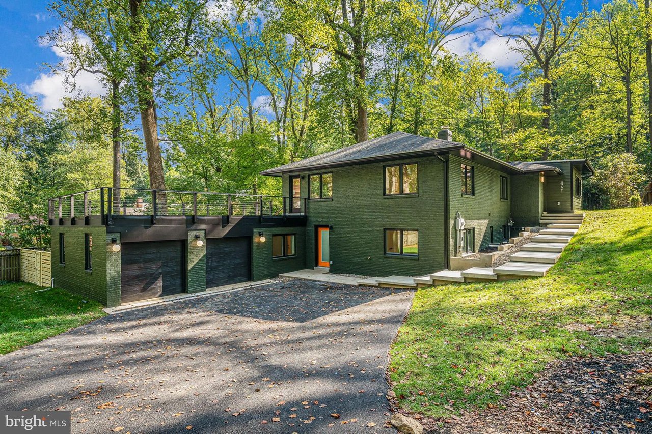 3721 Woodland Cir, Falls Church, VA 22041