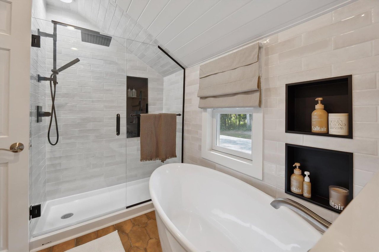 240 AQUAMARINE DRIVE