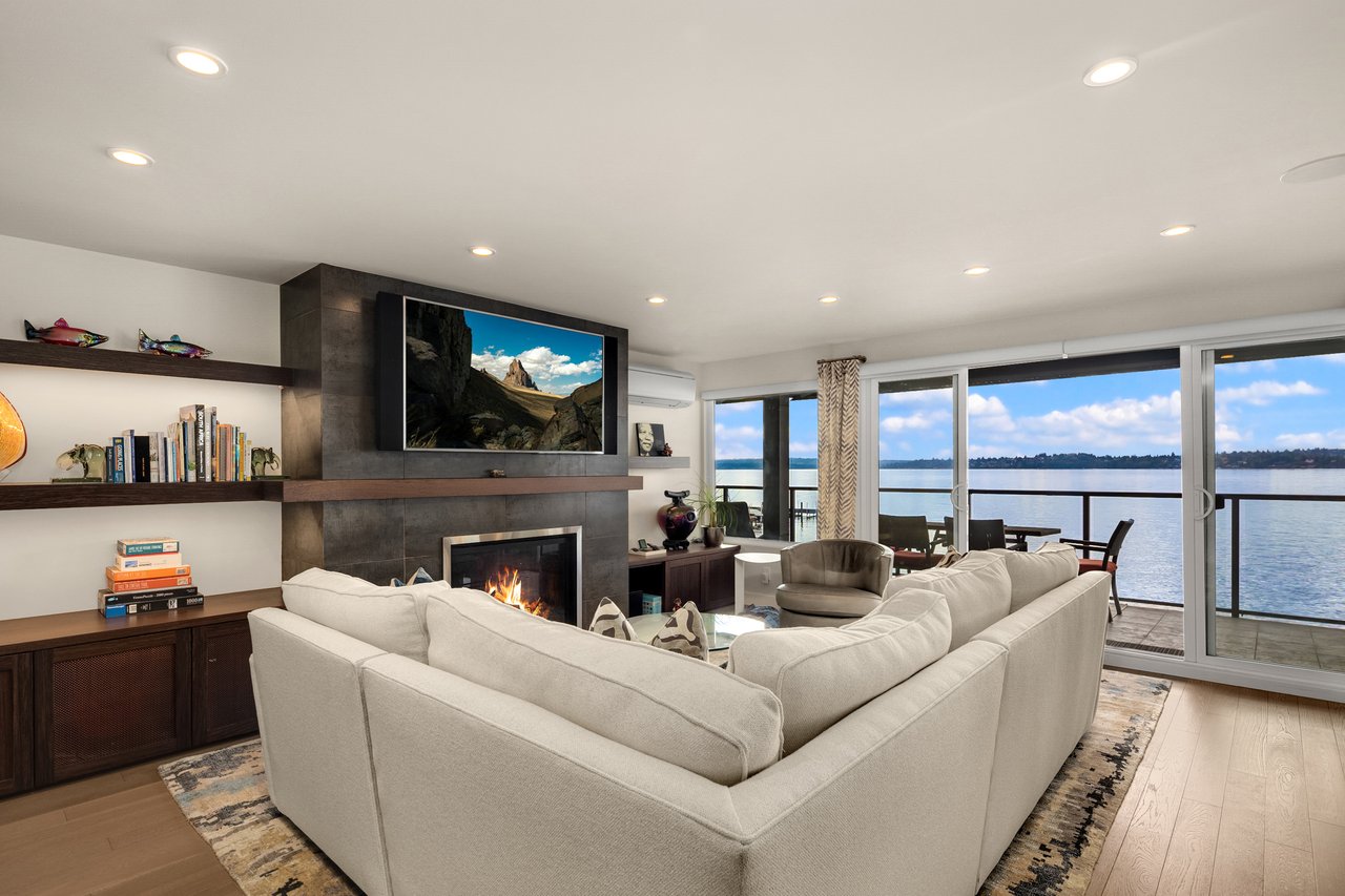 827 Lake Street S Unit: 205