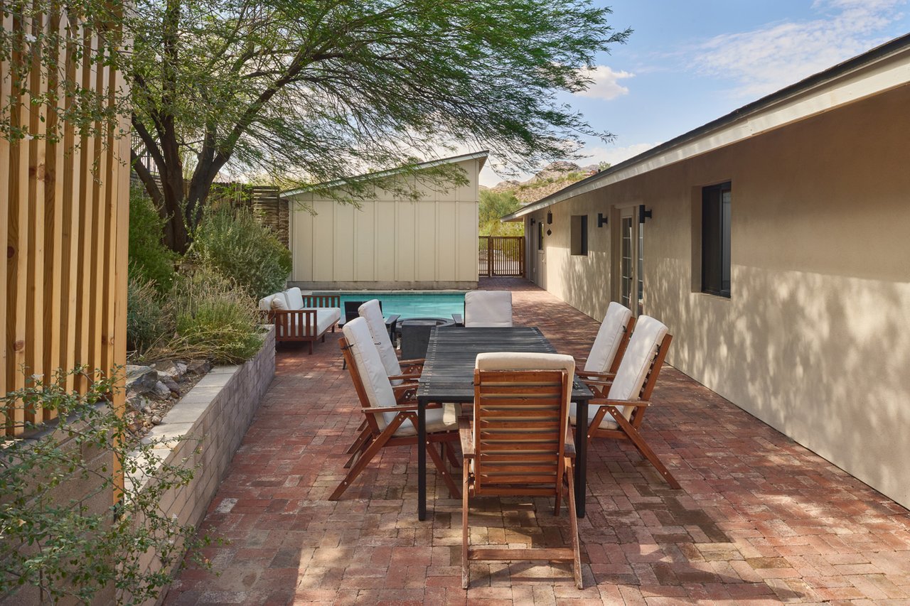 4035 E MCDONALD Drive