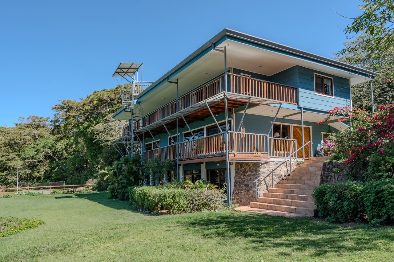 Eco Luxury Estate in Monteverde with Panoramic Gulf Views & Flat Land
