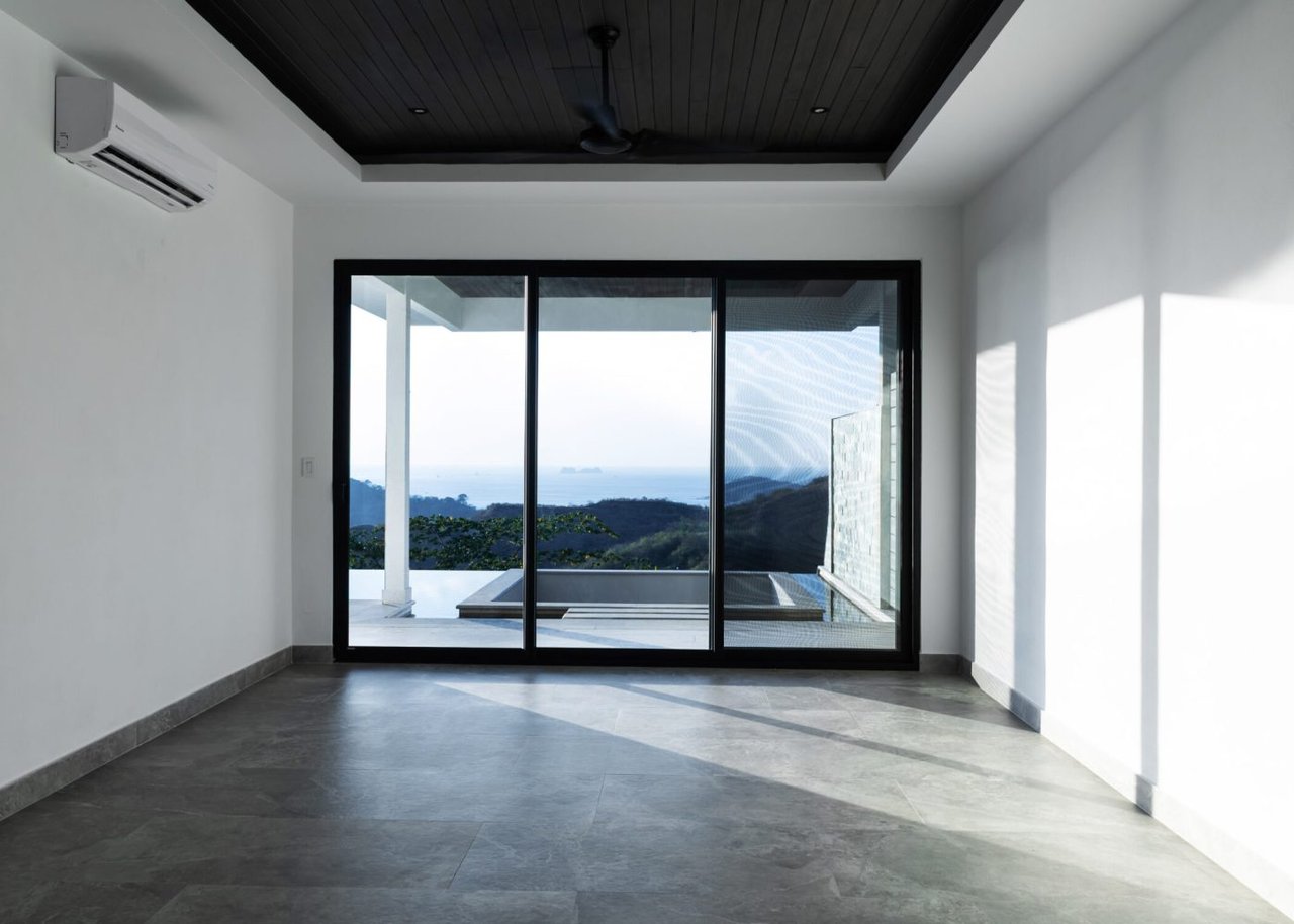 Luxury Living with Panoramic Ocean Views