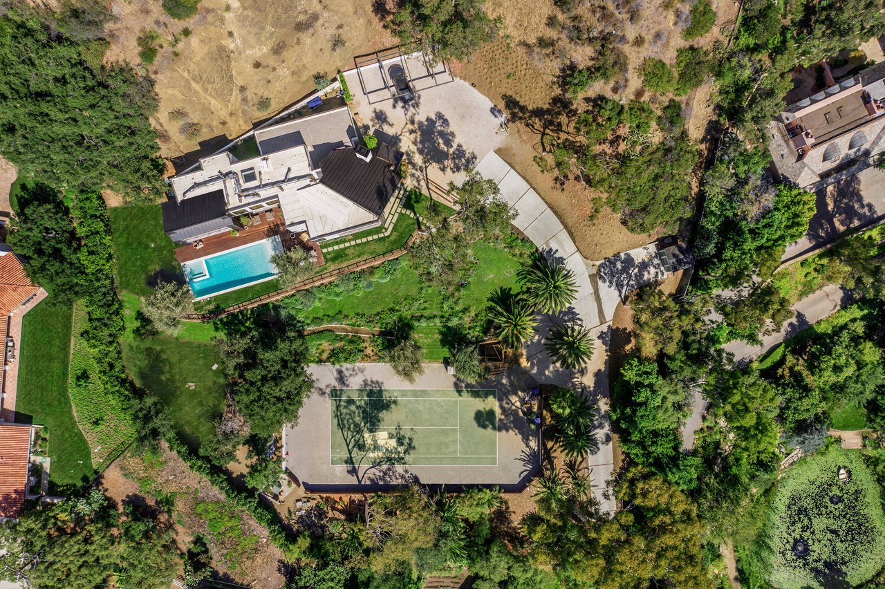 3226 Serra Rd, Malibu
