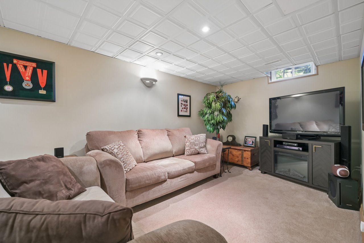 Ravine Living in Glen Abbey!