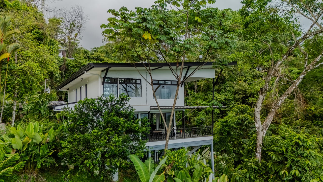 Casa La Roca, Whale's Tail 3 Bedroom Home In Uvita!