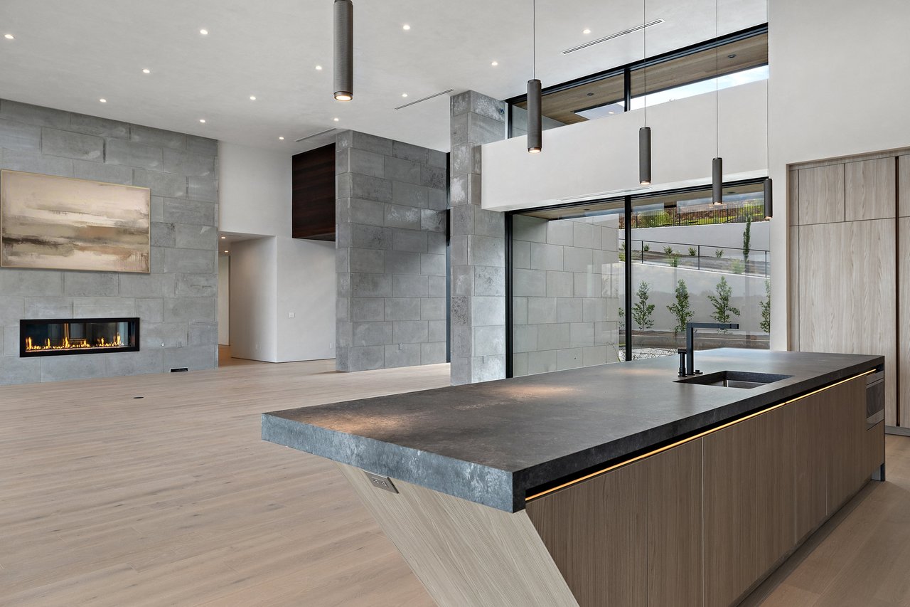 4909 Honey Daisy Way