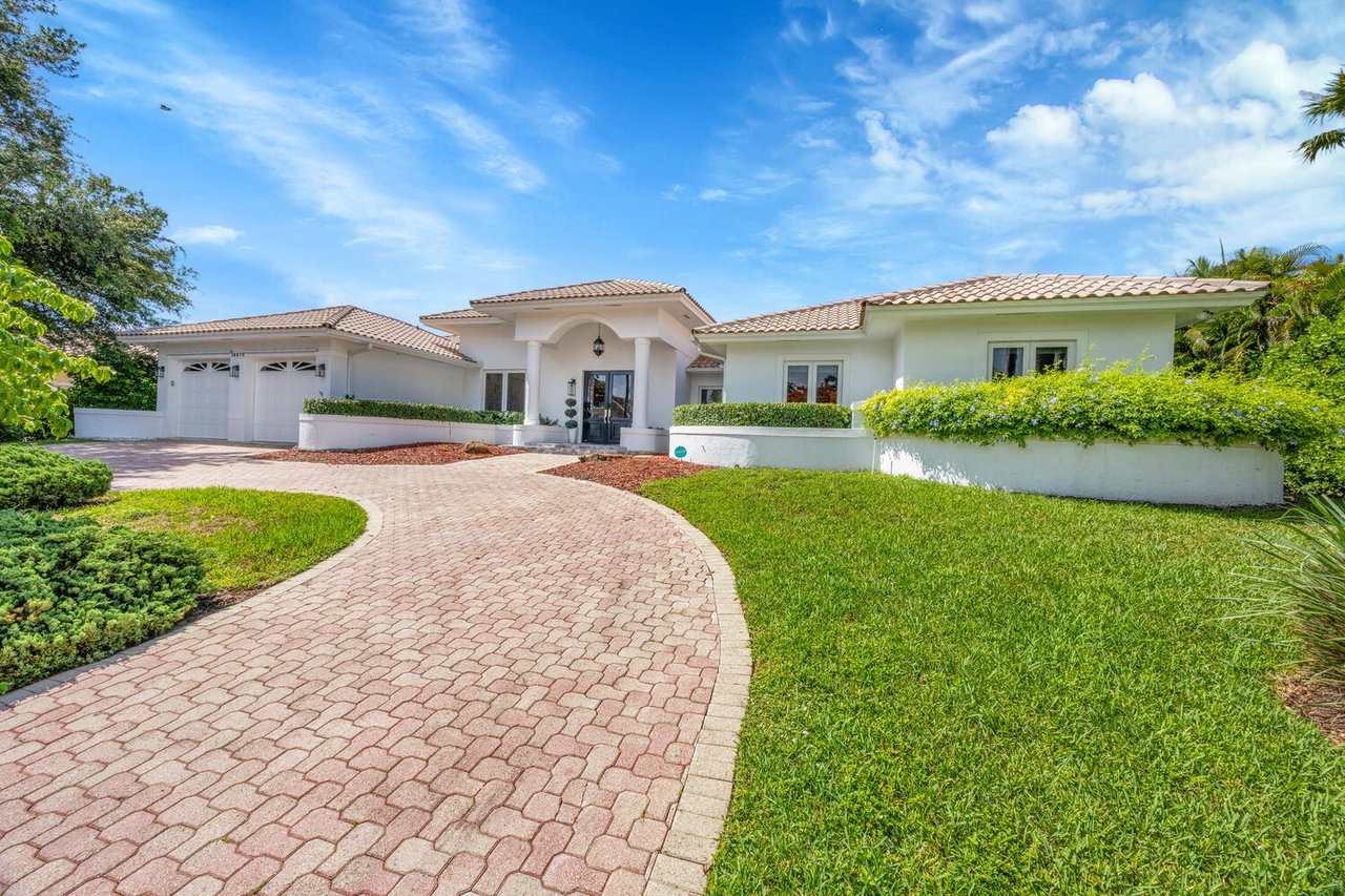 Palmetto Bay Perfection: Spacious, Serene, Stunning