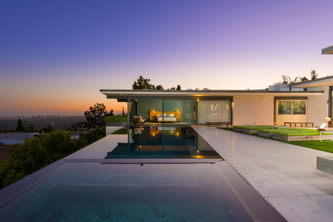 9010 Hopen Place, Sunset Strip