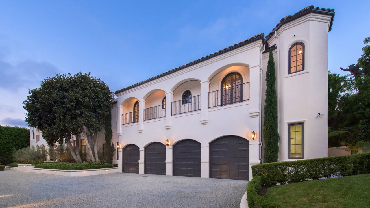 1275 Benedict Canyon Dr
