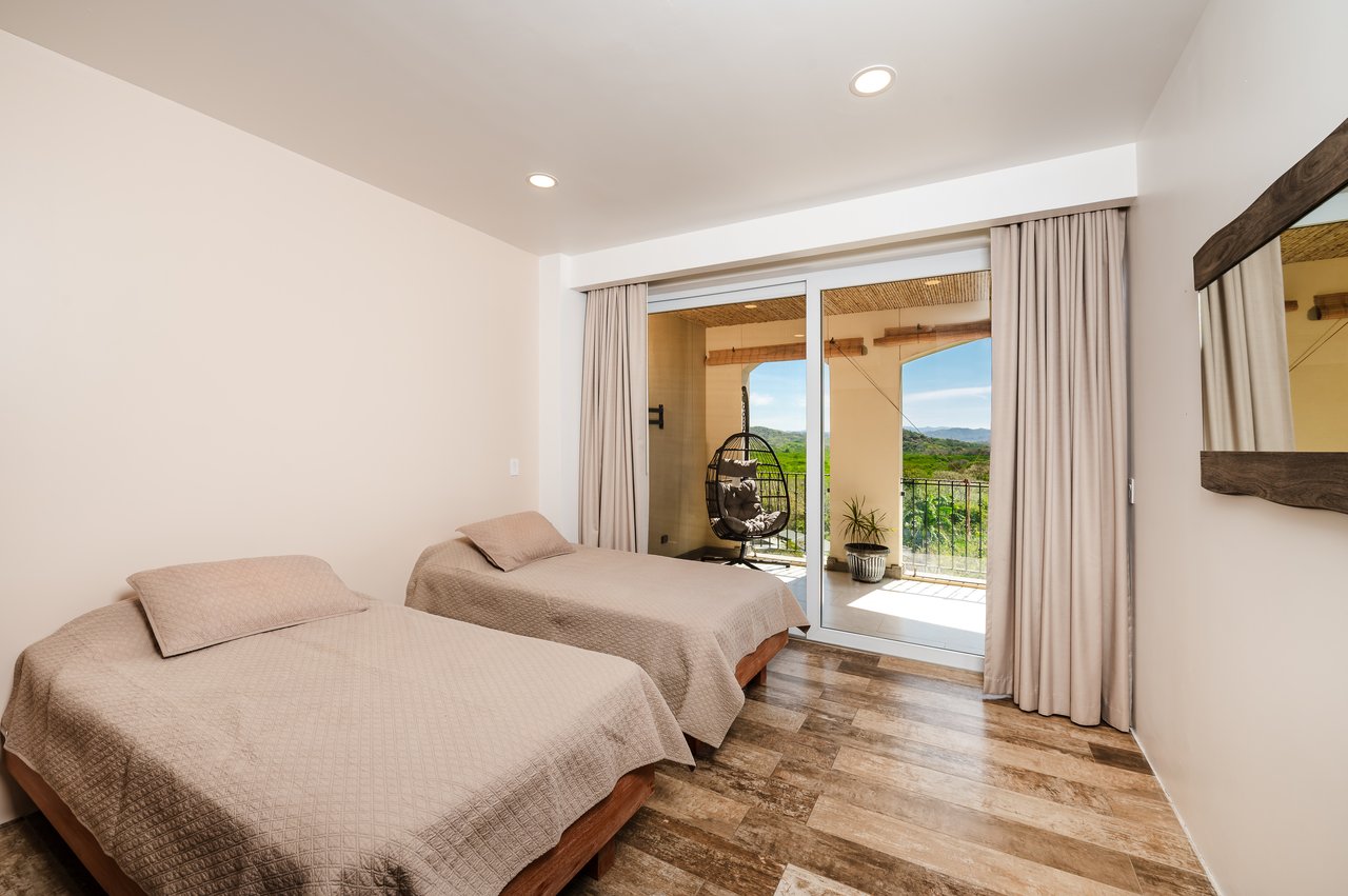 Penthouse 32 | Luxury Ocean-View Condo at Peninsula Langosta