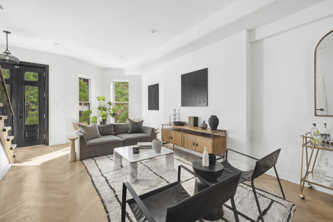 465A HALSEY Street TWNHSE