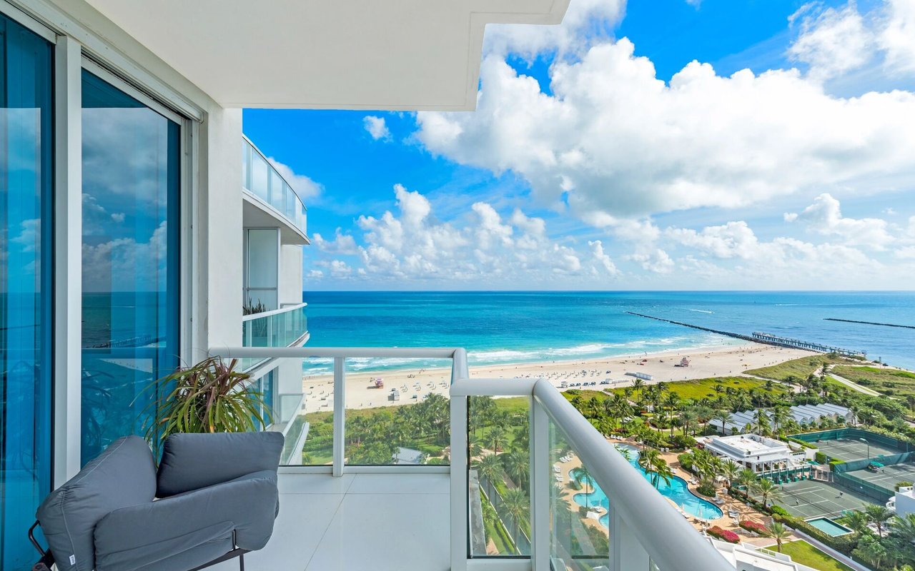 18 Reasons to Work With a Realtor®