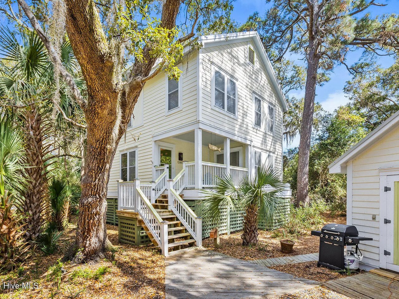 3 Dogwood Trail