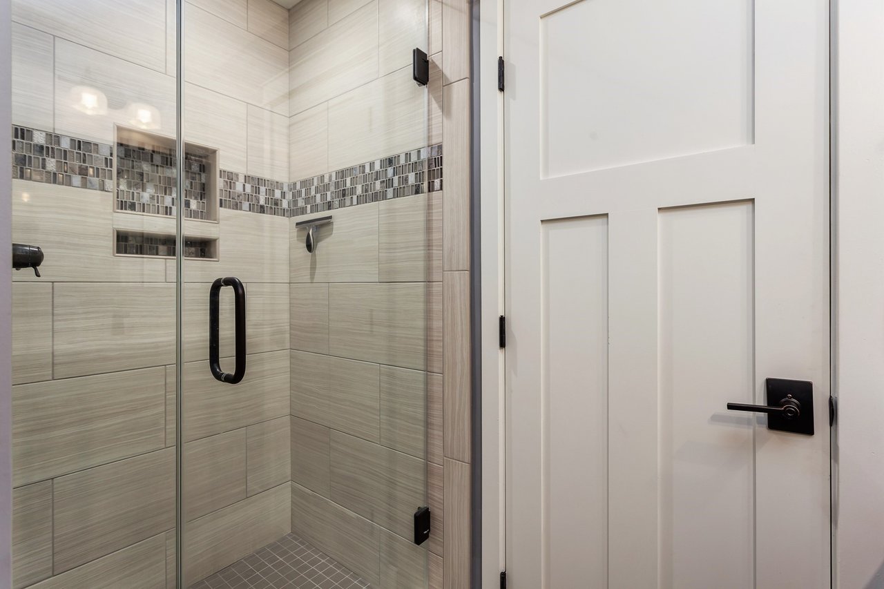 1105 Glengarry Ln - Rudgear Estates