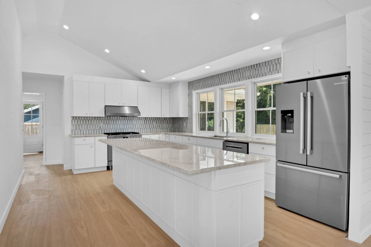 24 Windermere Dr